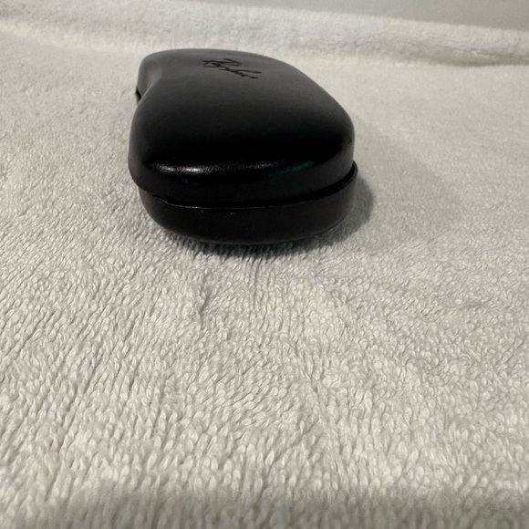 Authentic Ray-Ban Black Clamshell Sunglasses Case Unisex - Picture 6 of 10